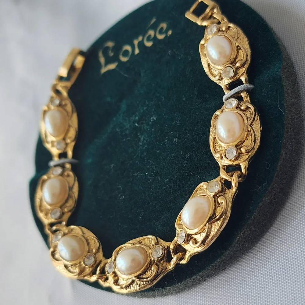 Loreé Gold Tone Faux Pearl Rhinestone Bracelet Costume Jewelry Elegant Rare NWOT - Picture 3 of 7